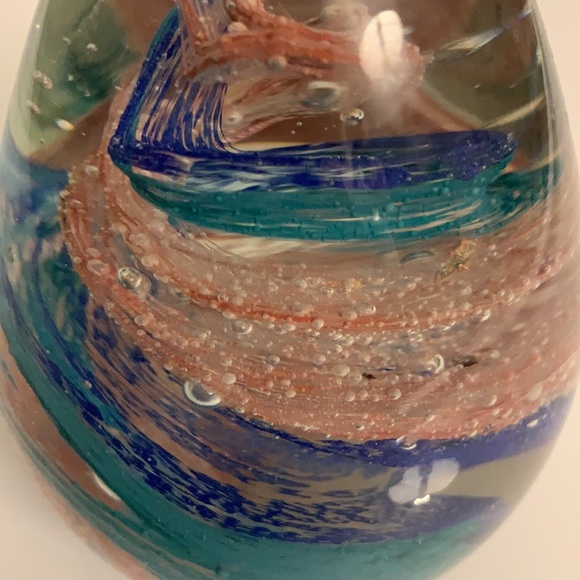 Paper weight - Picture 2 of 2